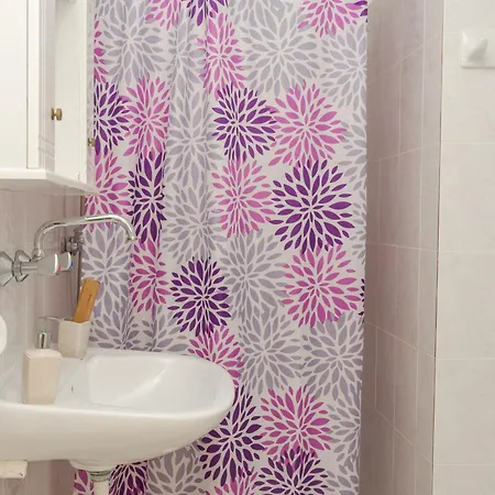 Krina Lägenhetshotell