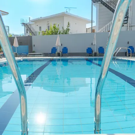 Krina מלון דירות 2*