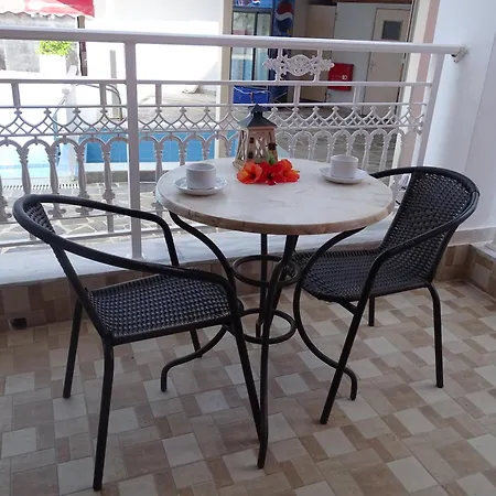 Krina מלון דירות